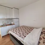 Apartment Twin 1